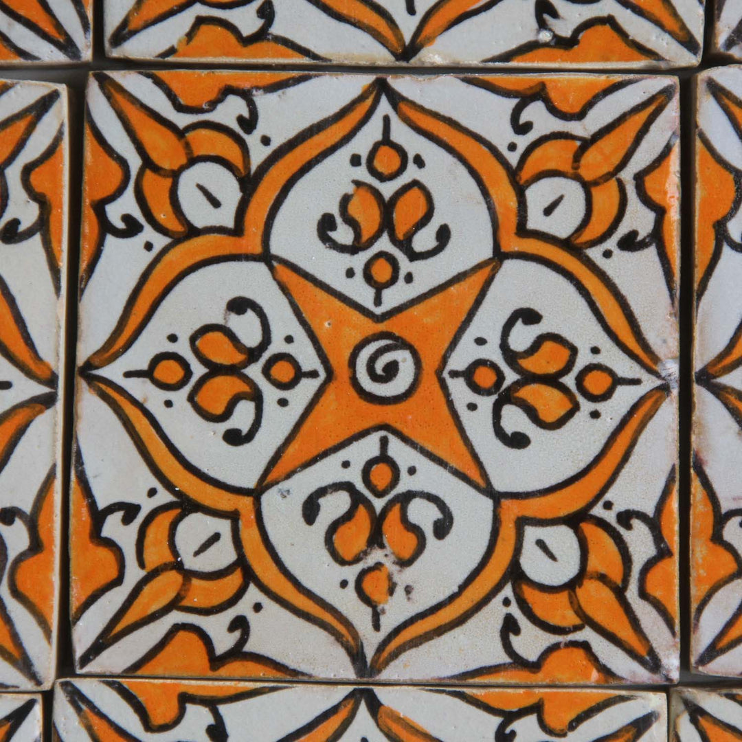Hand painted tile Derya