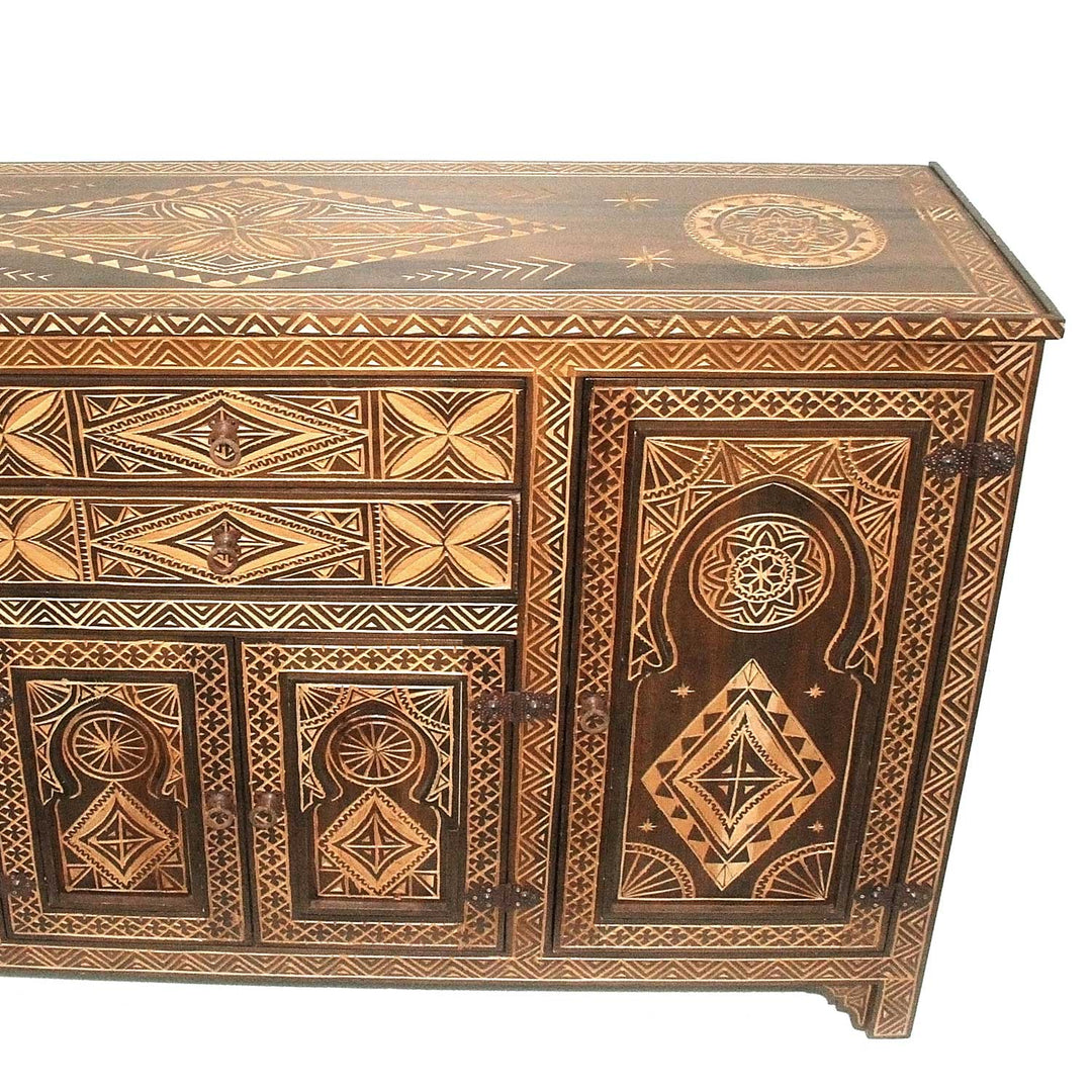 Oriental chest of drawers Elamin