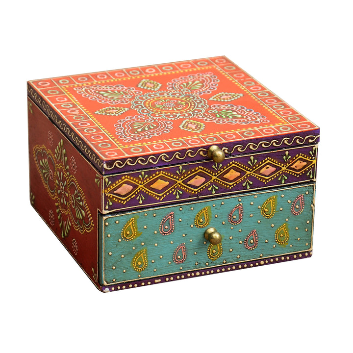 Oriental jewelry box Shanti