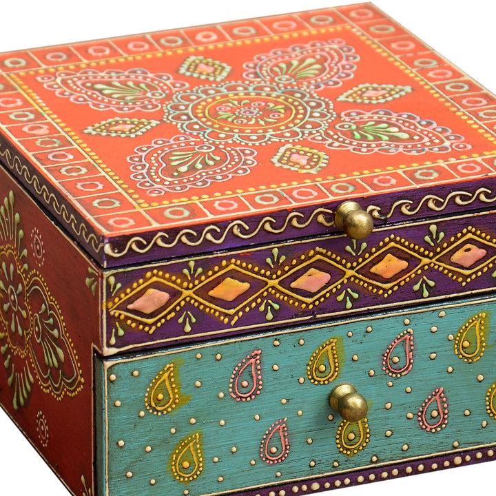 Oriental jewelry box Shanti